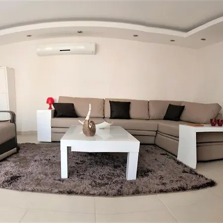 Tropical Gardens A 2 Bed Private Sleeps 5 Persons With Sofa Bed In Lounge * Side