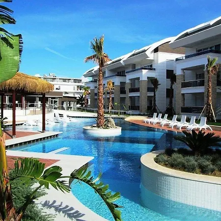 Tropical Gardens A 2 Bed Private Sleeps 5 Persons With Sofa Bed In Lounge