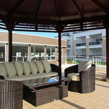 Tropical Gardens A 2 Bed Private Sleeps 5 Persons With Sofa Bed In Lounge Side