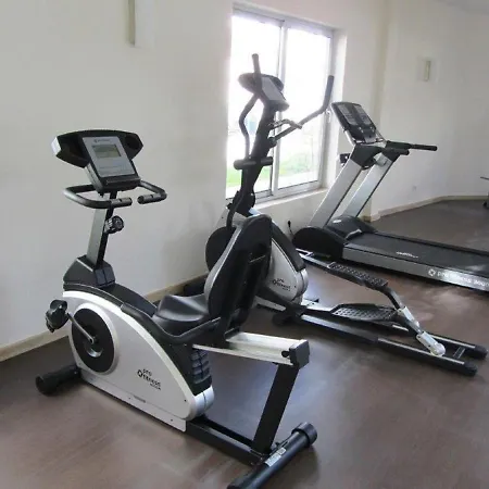 Apartament Tropical Gardens A 2 Bed Private Sleeps 5 Persons With Sofa Bed In Lounge Side