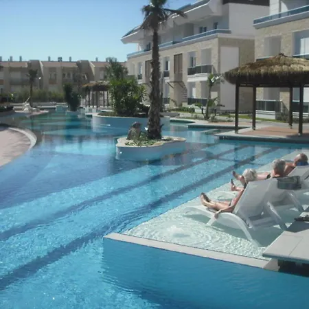 Tropical Gardens A 2 Bed Private Sleeps 5 Persons With Sofa Bed In Lounge Appartement *